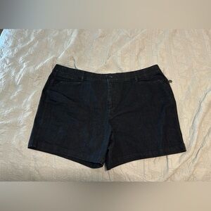 NWT intro Woman stretch Jean shorts size 24W